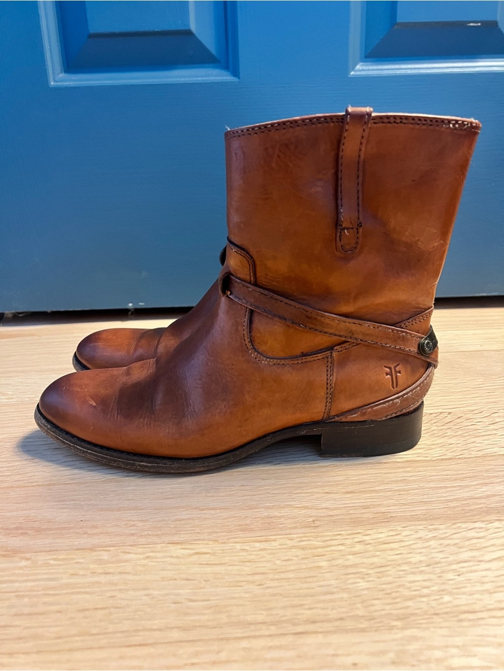 Frye Lindsay Plate Short Booties